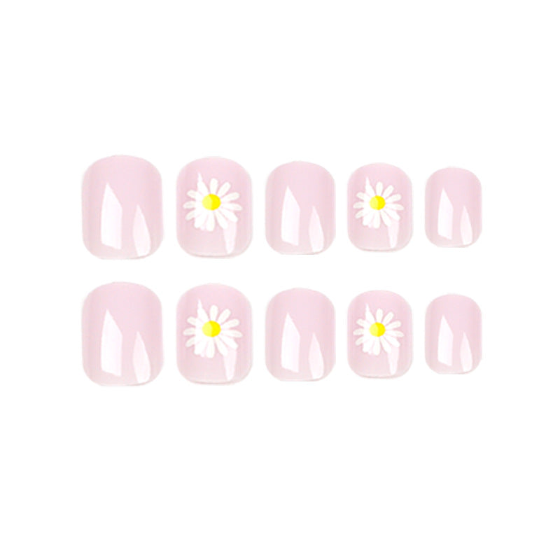 Kunstvolle Nagelkunst mit Blütenmotiv Brehn