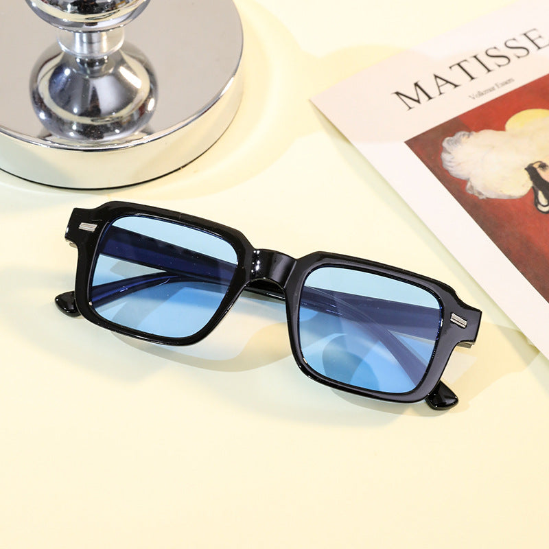 Damen moderne rechteckige Sonnenbrille mit farbigen Gläsern Brehn