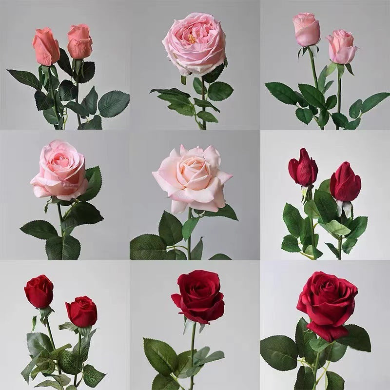 Lebensgroßes gefälschtes Rosenbouquet