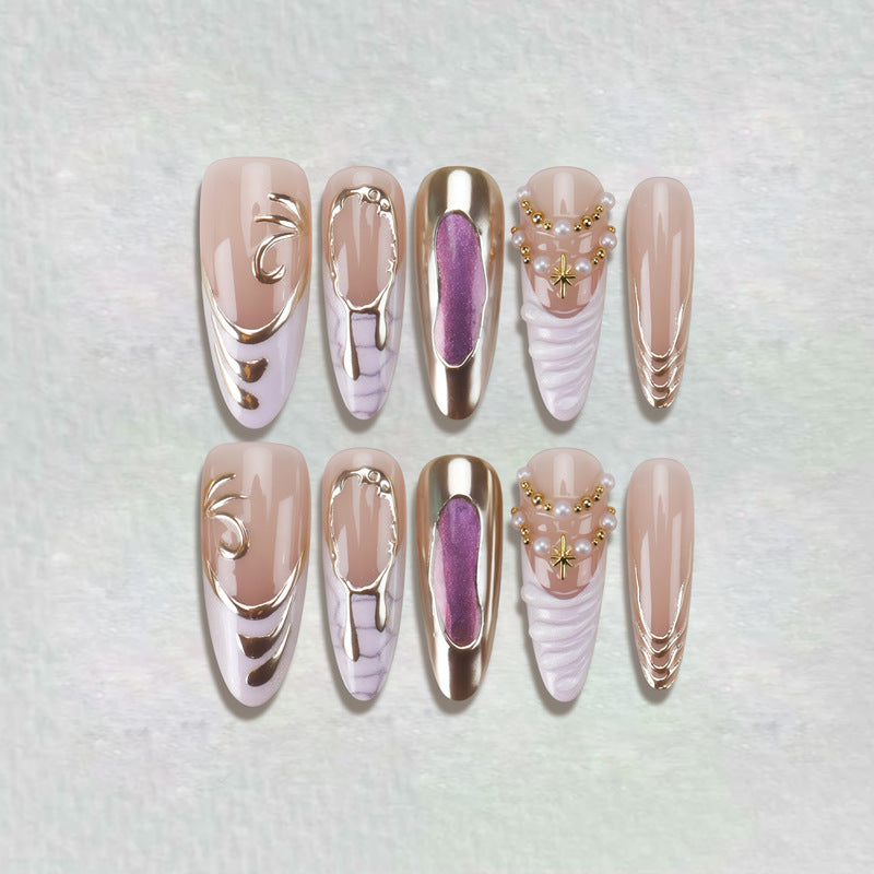 Dekorative Press-On Nagelkunst mit einzigartigen skulptierten Designs Brehn