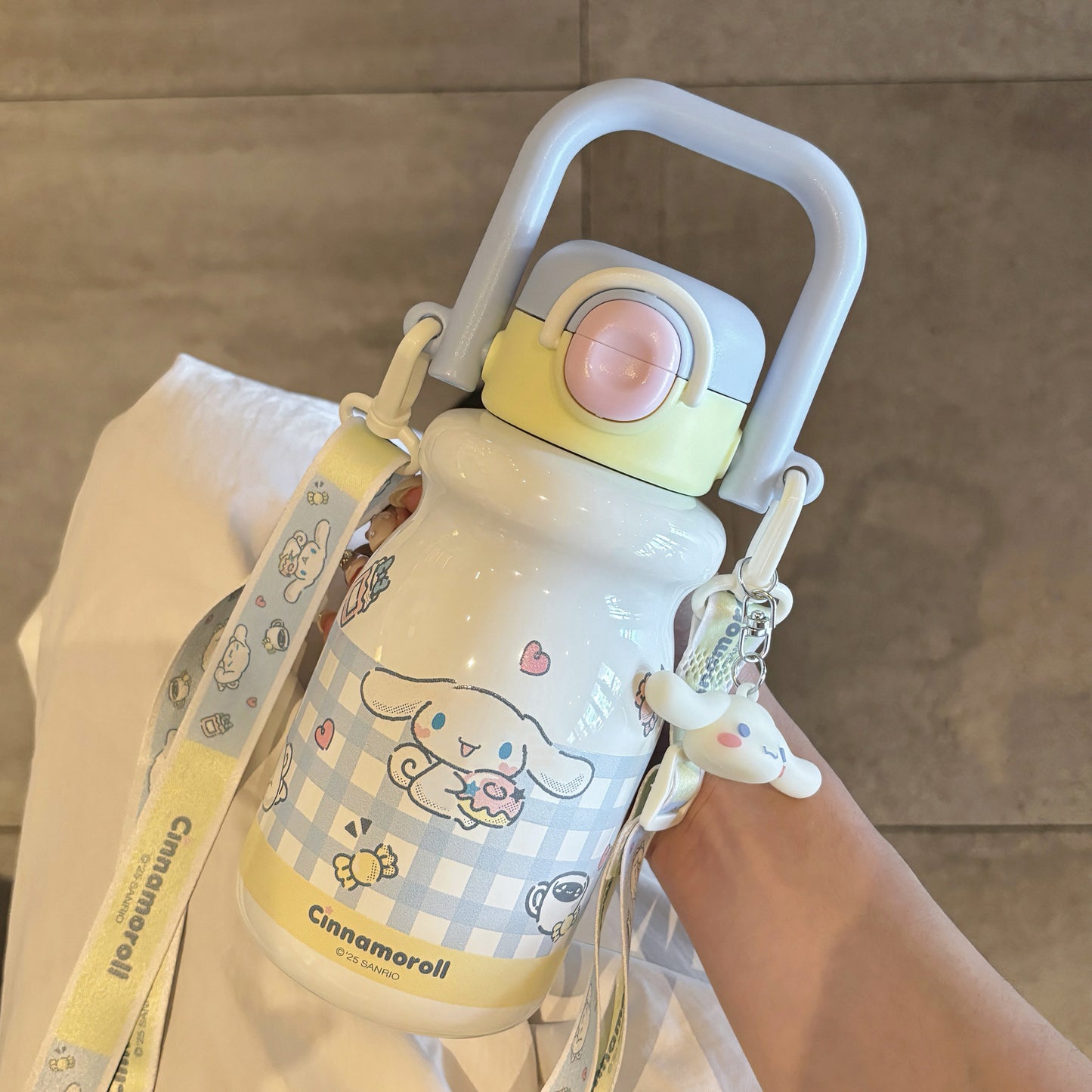Damen Trinkflasche mit stylishem Kuromi-Design Brehn