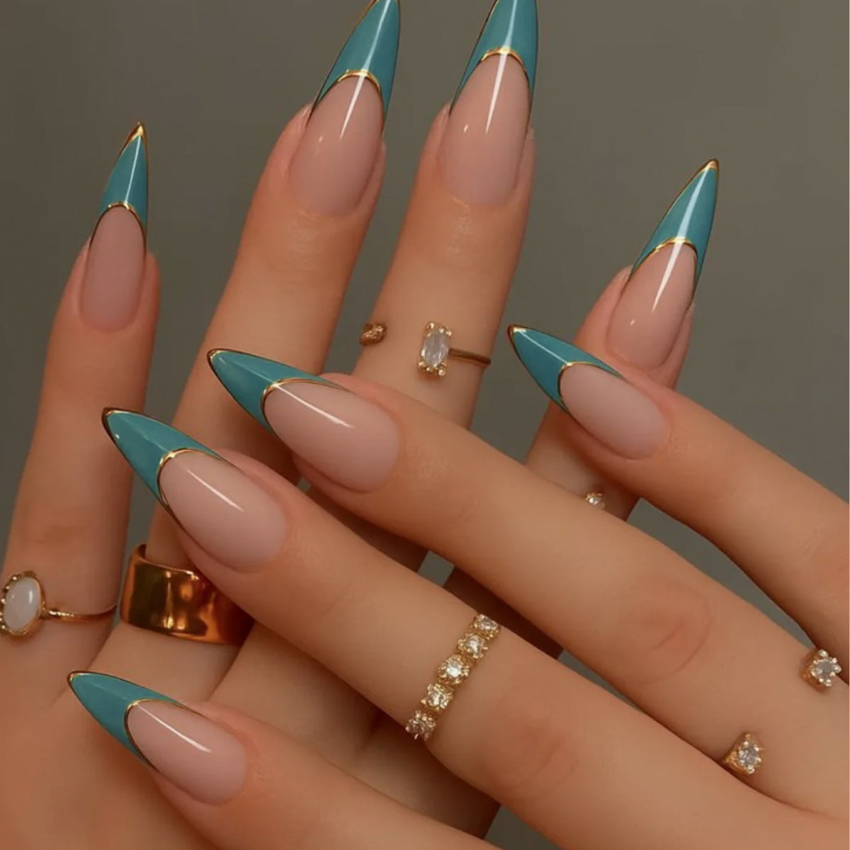 Elegante Stiletto-Nagelerweiterungen Brehn