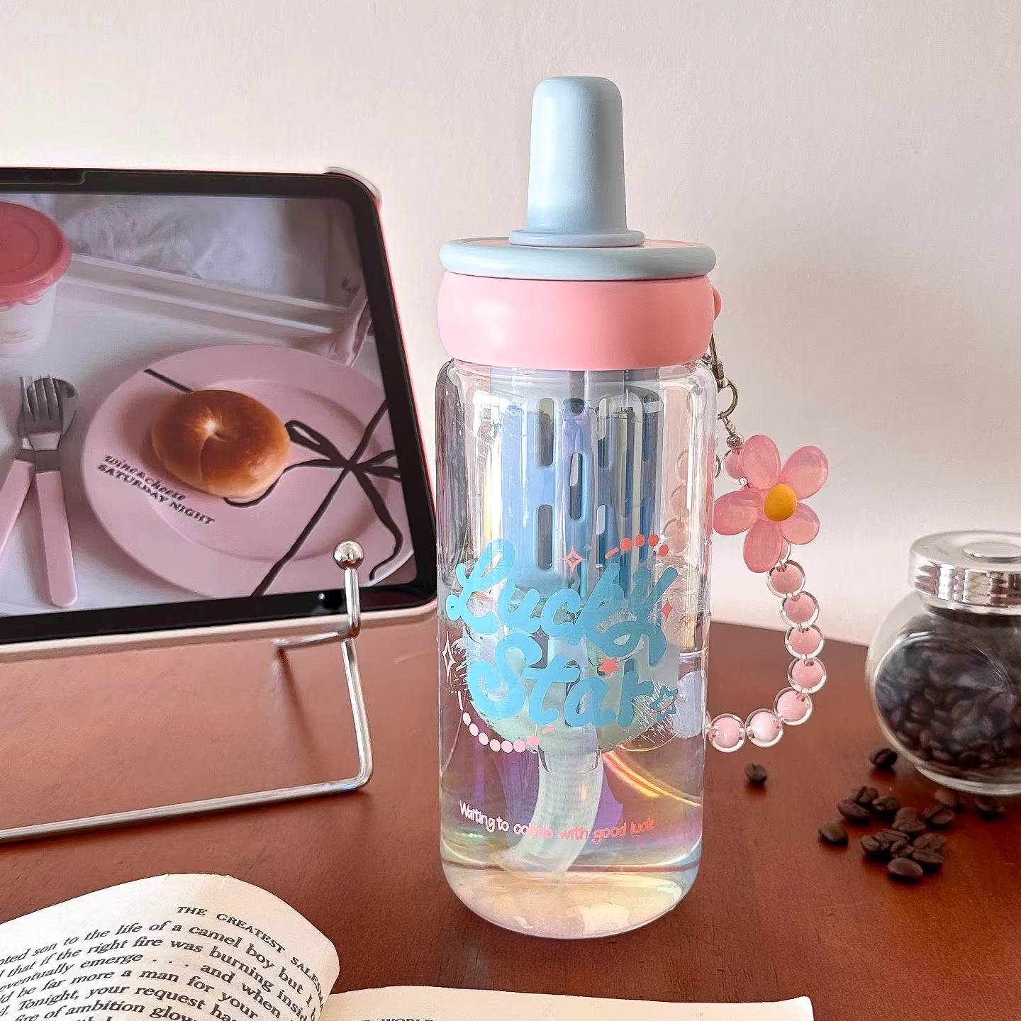Damen kreative Trinkflasche mit integriertem Strohhalm und Schlüsselanhänger Brehn