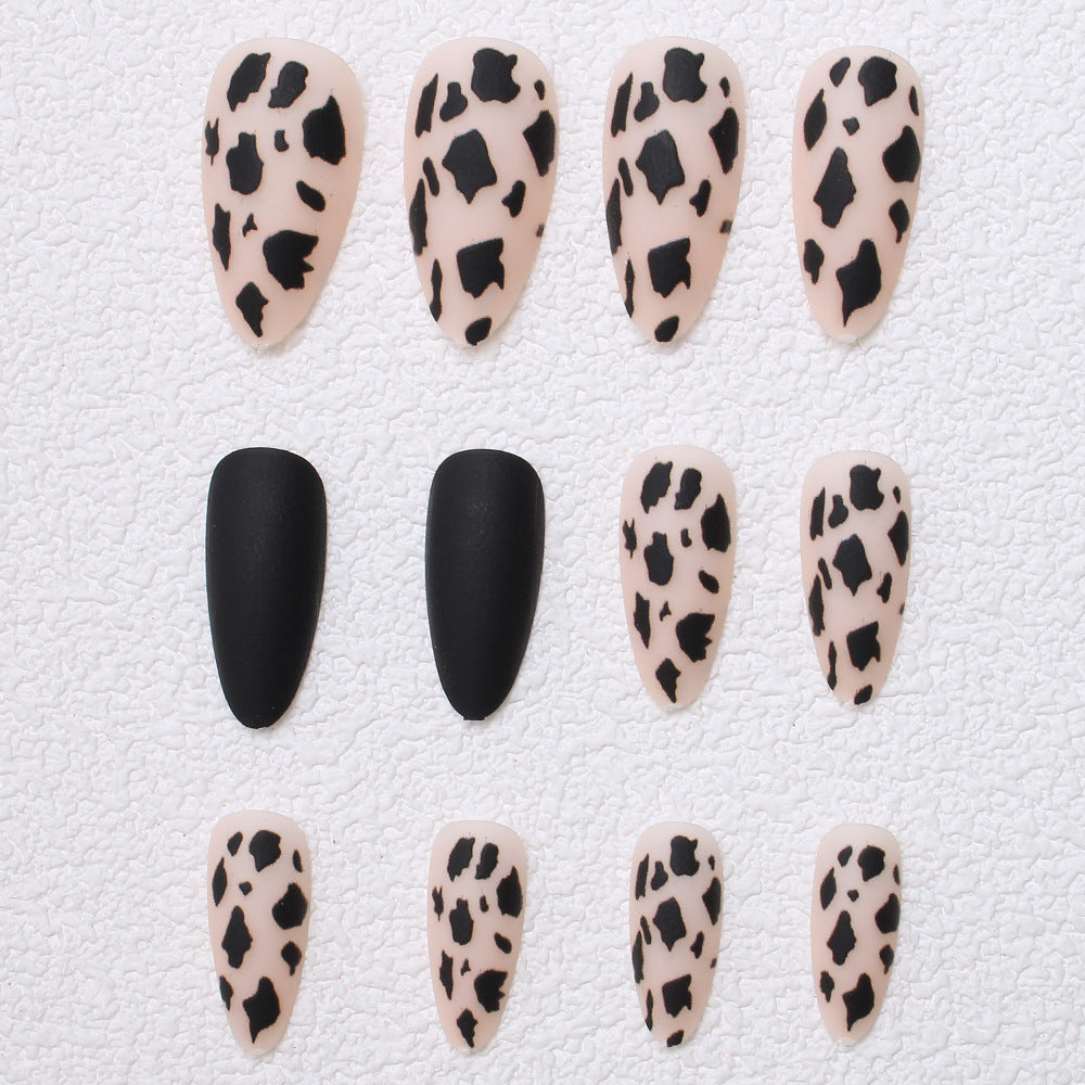 Künstlerische Stiletto Press-On Nägel mit Leoparden Design Brehn
