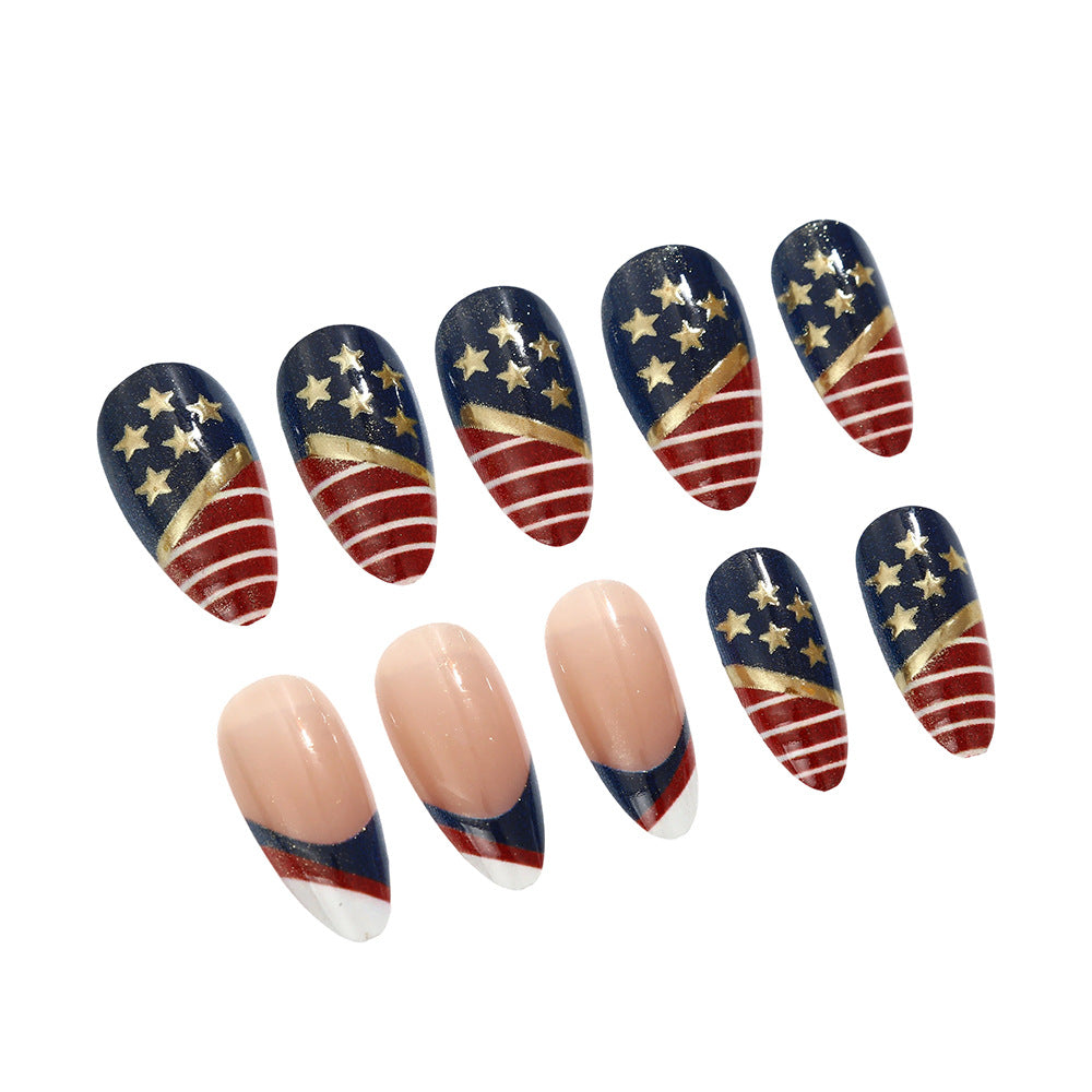 Kunstvolle Nagelspitzen im patriotischen Design Brehn