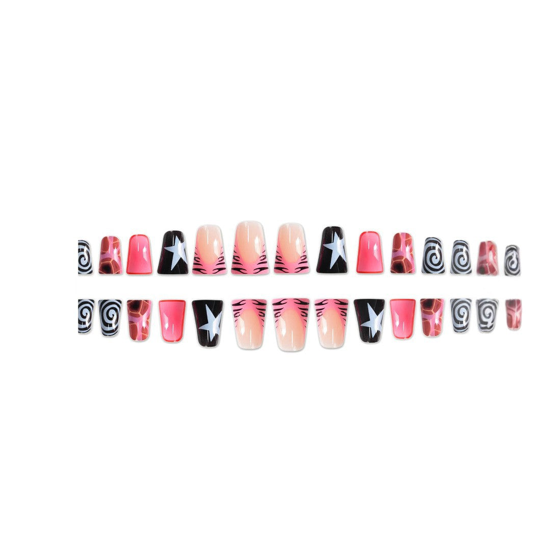 Kreative grafische Press-On Nagelkunst Brehn