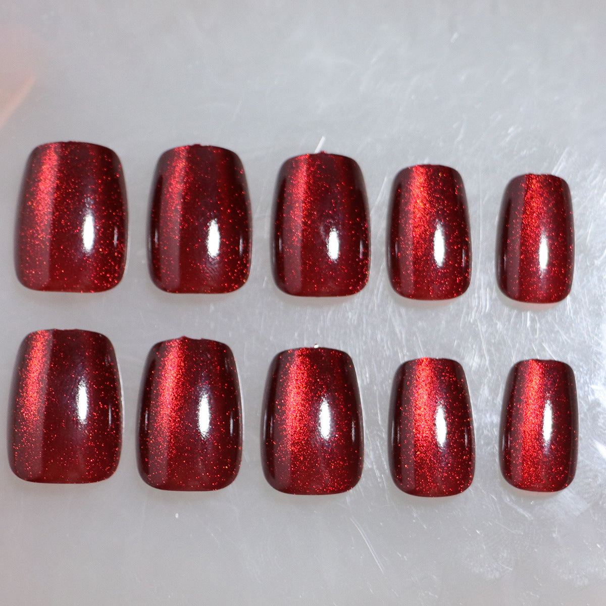 Glitzernde Press-On-Nagelspitzen Set Brehn