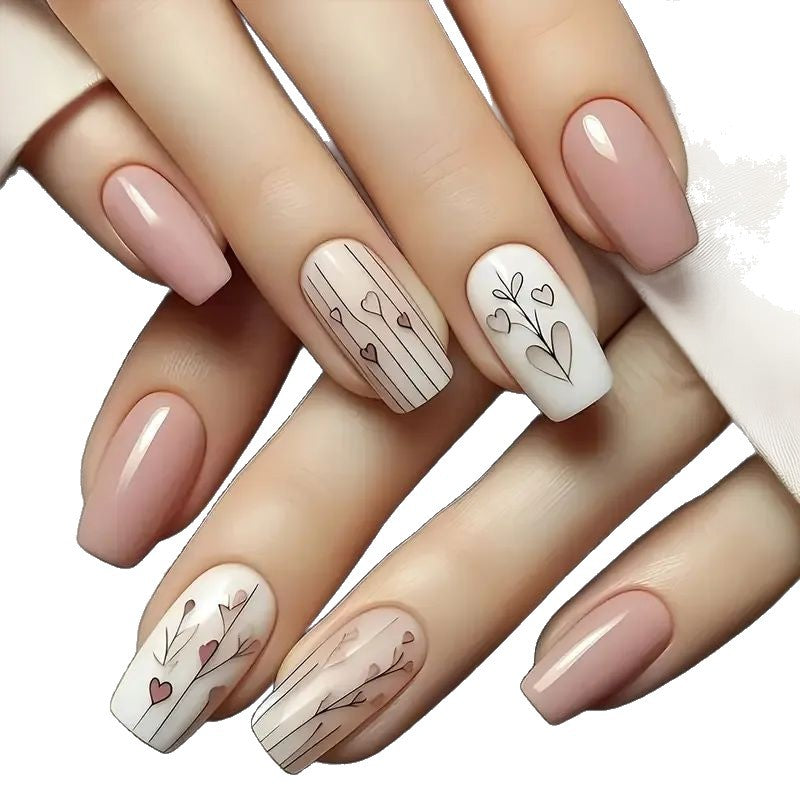Elegante herzförmige Acryl-Nagelkunst Brehn