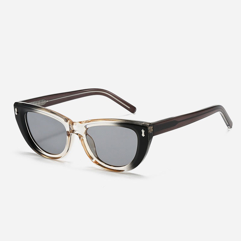 Damen Cat-Eye Sonnenbrille mit transparentem Rahmen und braunen Gläsern Brehn