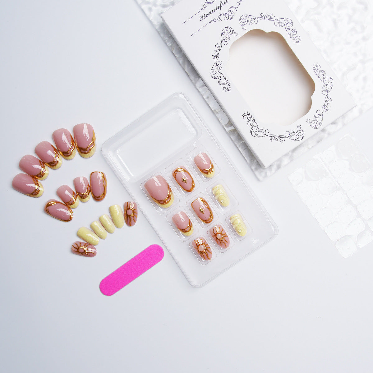 Elegante und Stilvolle Nagelset Brehn