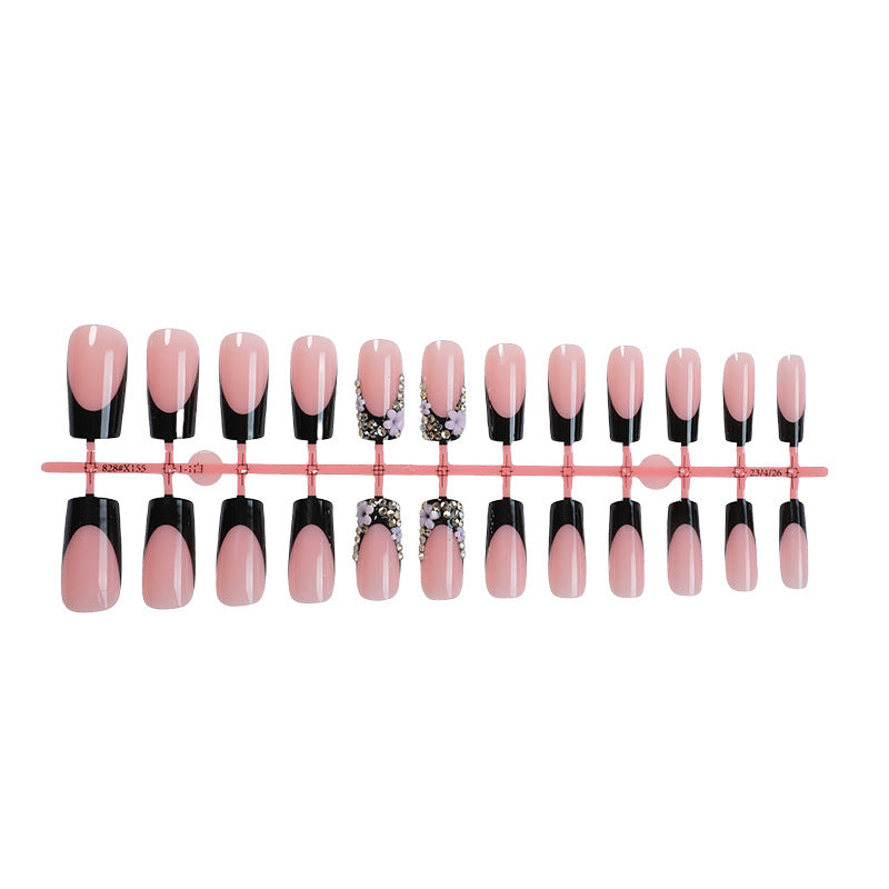 Elegantes Press-On-Nagelset mit Strass und glänzenden Akzenten Brehn