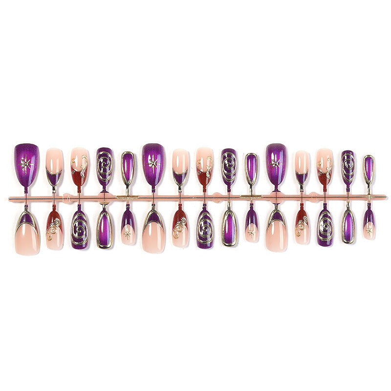 Kunstnagelset mit elegantem Schimmer-Design Brehn