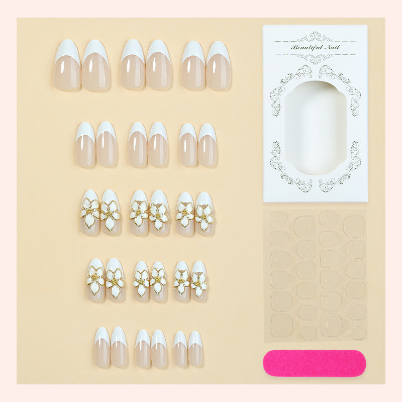 Elegante floral-verzierte Press-On-Nagelset Brehn