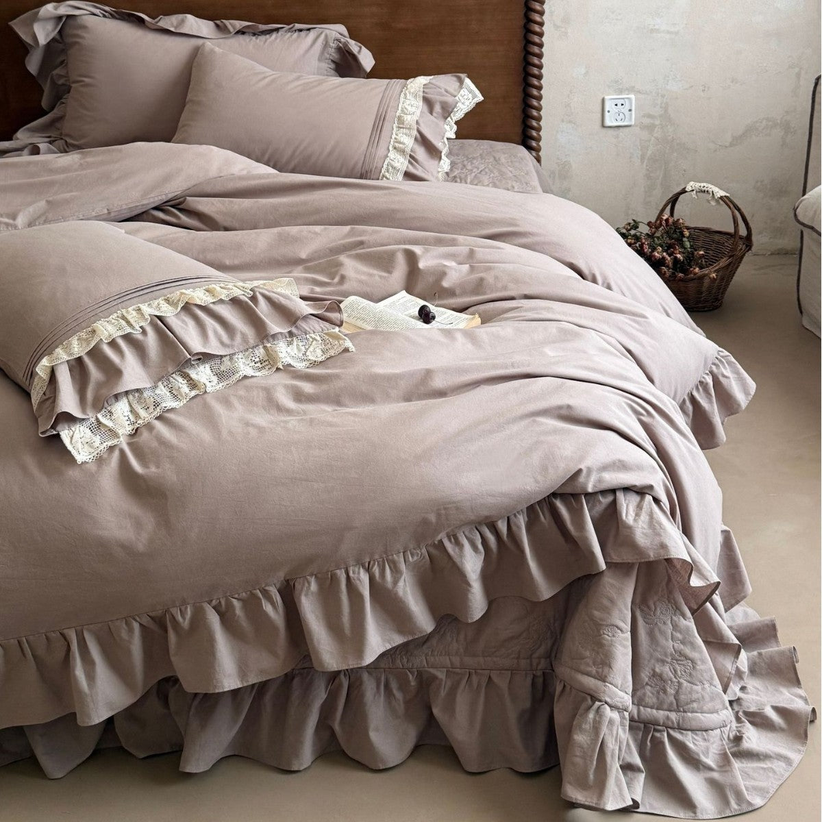 Romantisches Rüschen-Bettwäsche-Set mit Spitzenbordüre und Baumwoll-Leinen-Mischung