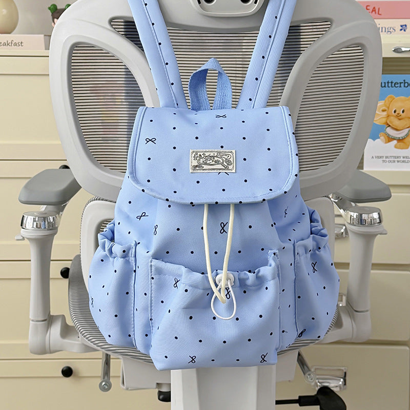 Stylische gepunktete Alltagsrucksack