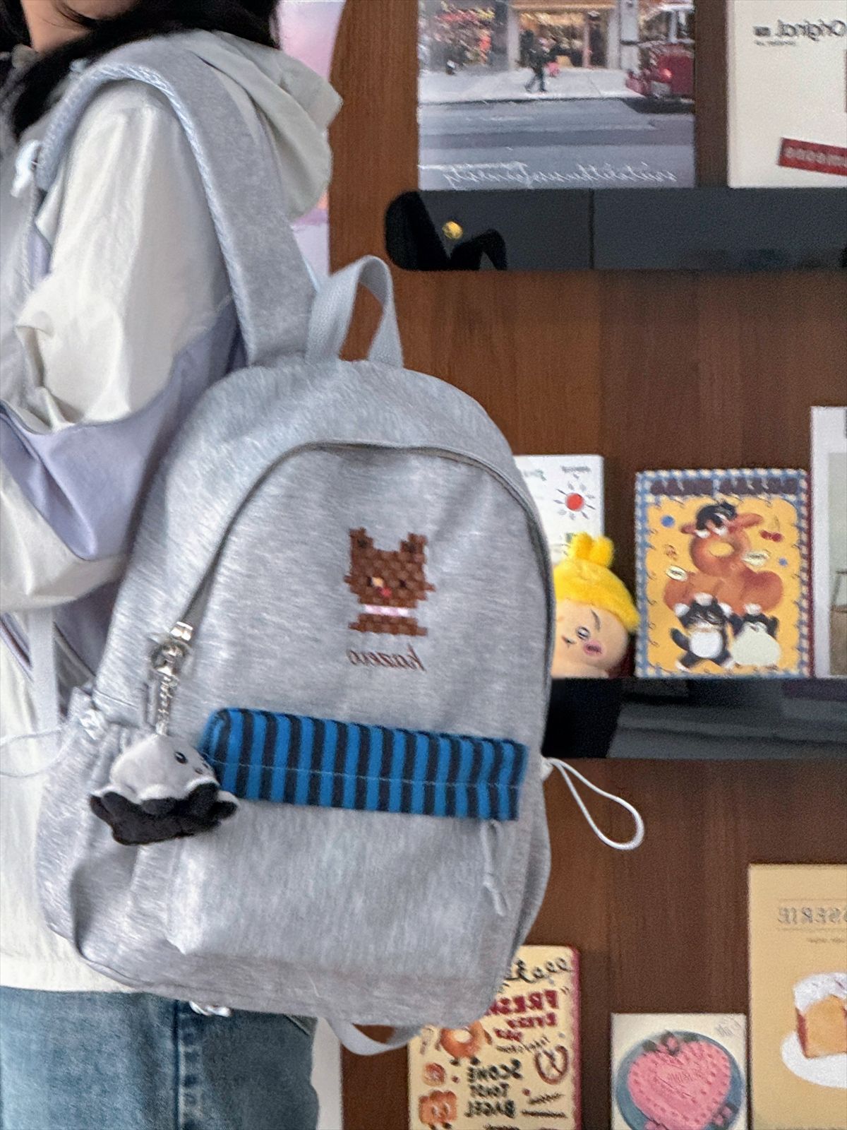 Niedlicher, von Charakteren inspirierter Mini-Schulrucksack