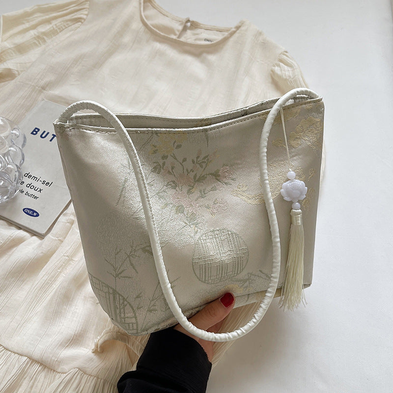 Elegante Satin Schultertasche