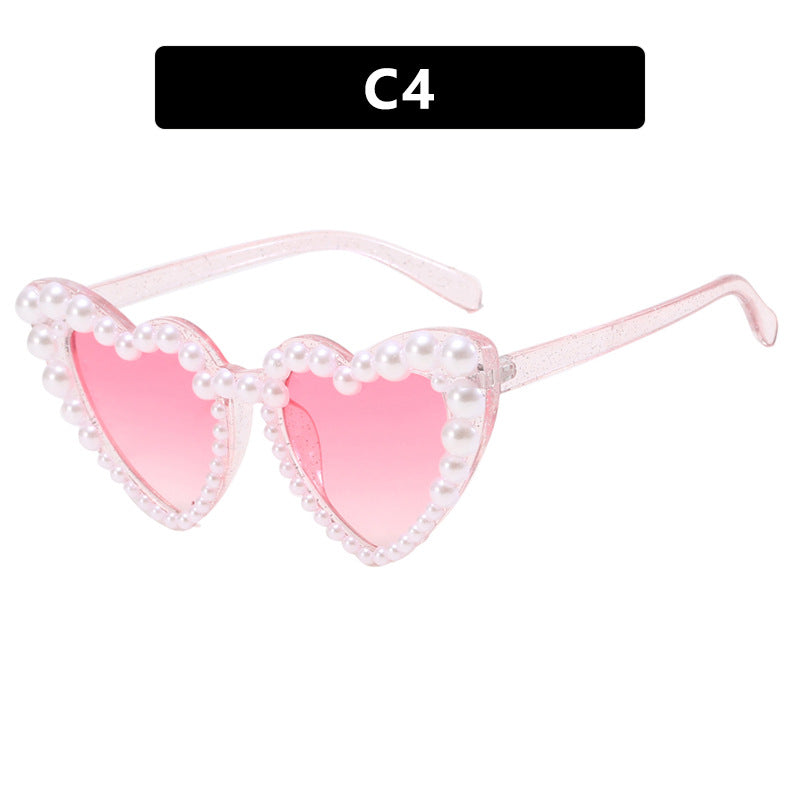 Damen Herzförmige Sonnenbrille mit perlverziertem Rahmen Brehn