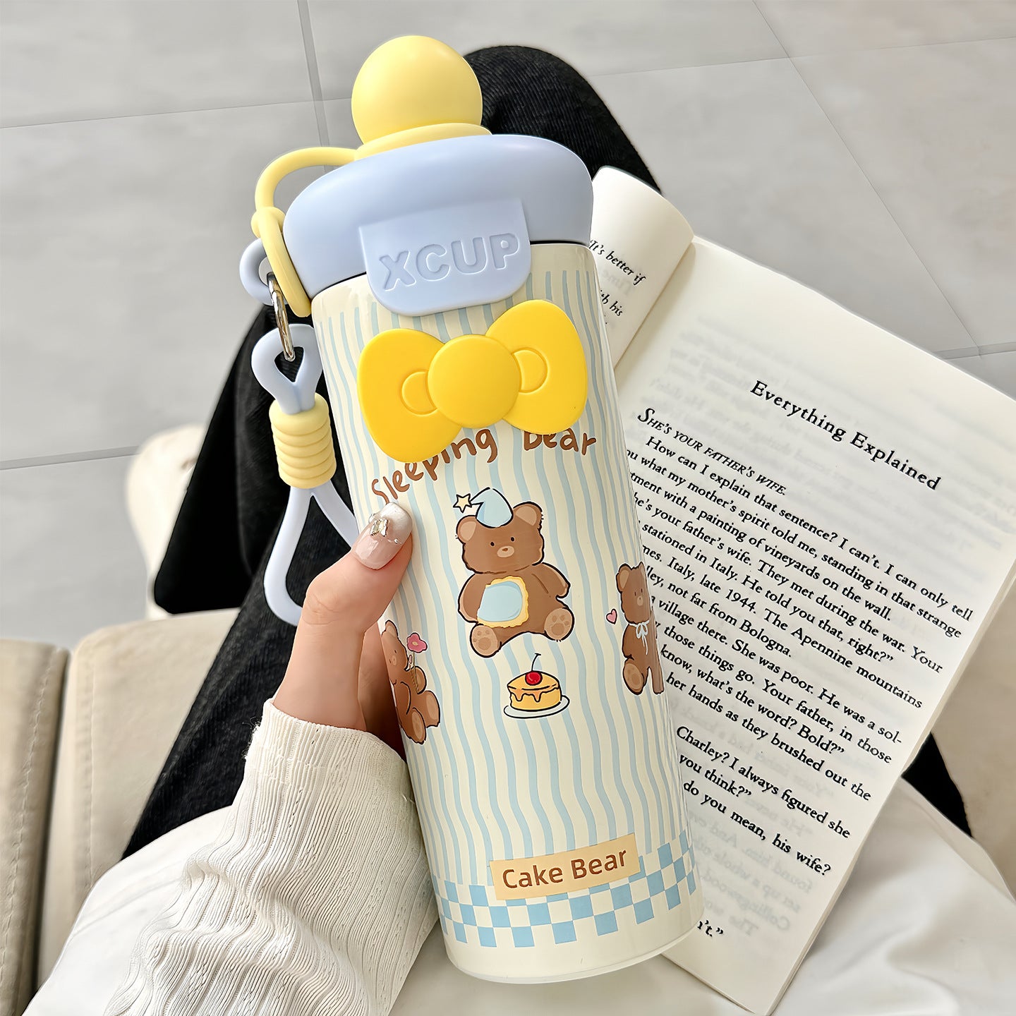 Damen Wasserflasche mit süßem Hasenmotiv und integriertem Karabiner Brehn