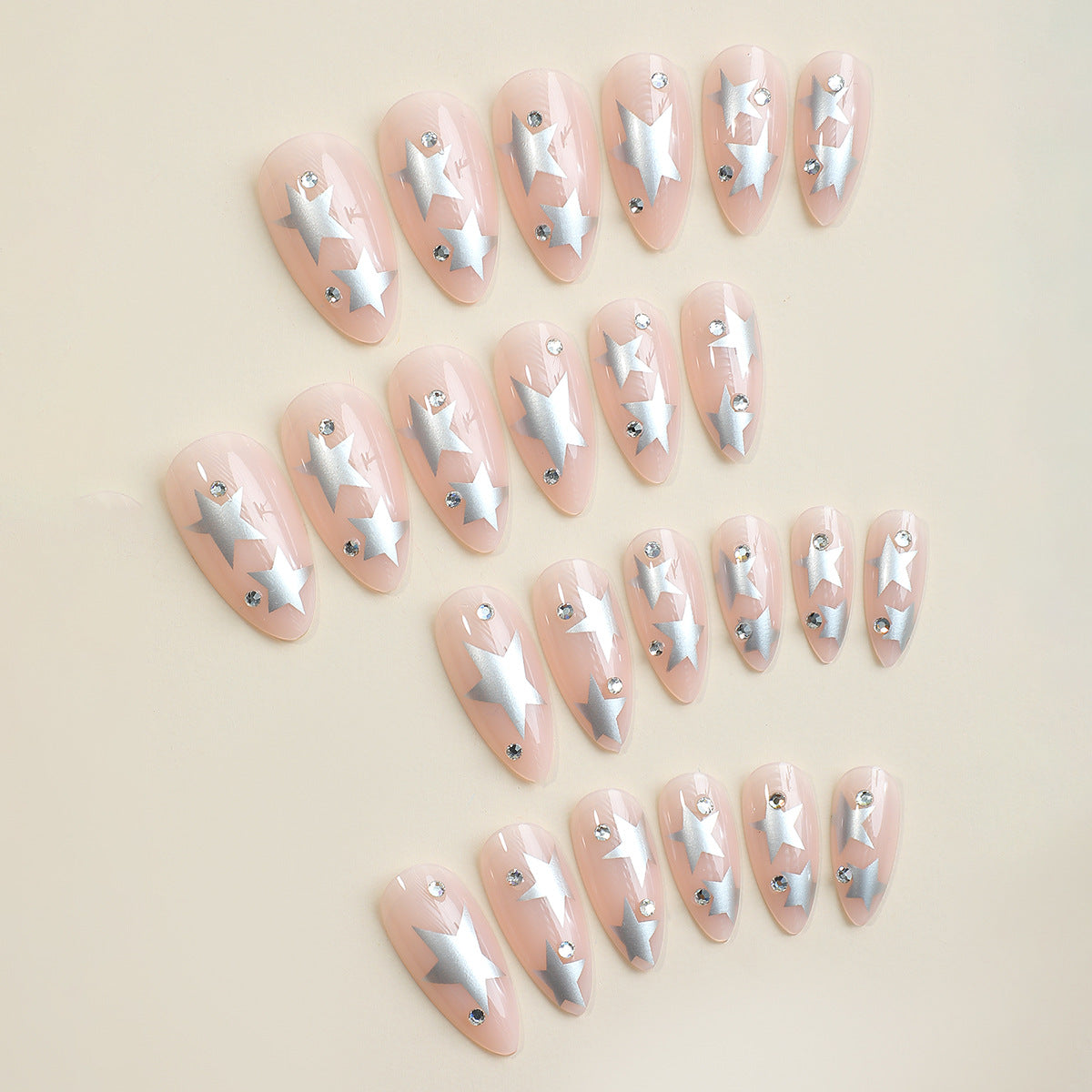 Dekoratives Press-On Nagelkunstset mit Sternmotiven Brehn