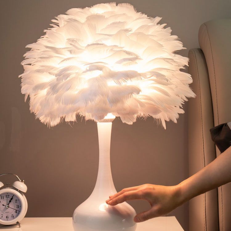 Dekorative Feder Tischlampe