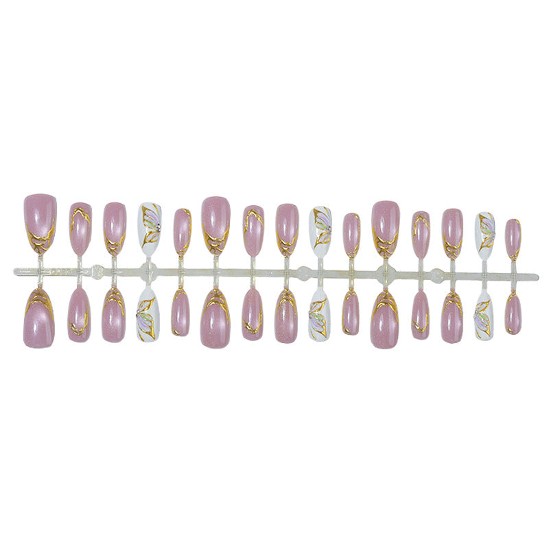 Elegantes Press-On Nagelkunst-Set mit goldenen Akzenten Brehn