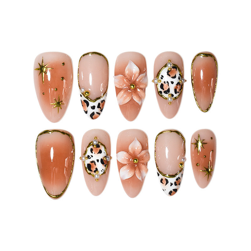 Künstlerische florale und Tierdruck-Nagelverlängerungen Brehn
