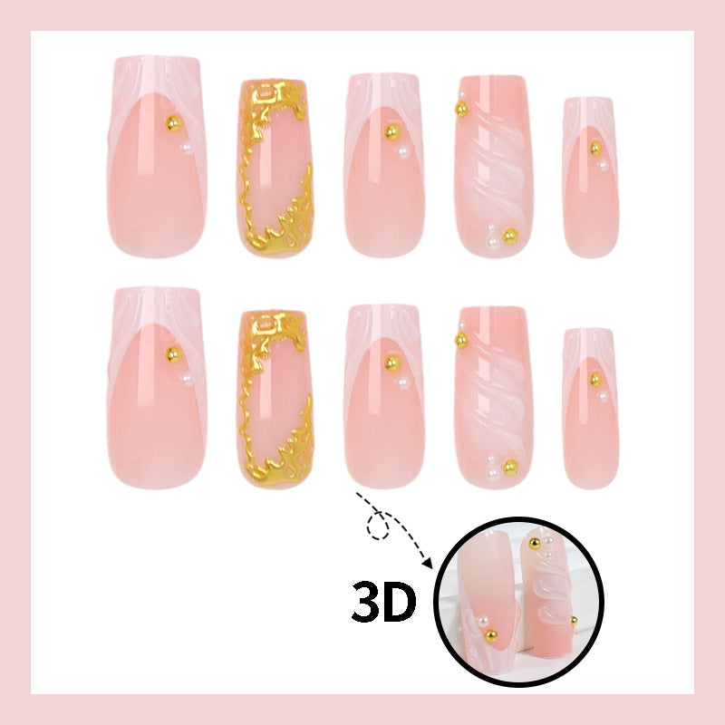 Kunstnagelset mit eleganten Goldakzenten Brehn