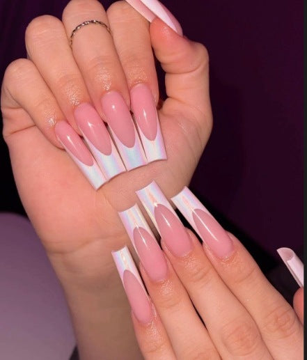 Elegante französische Tipp-Nagelkunstverbesserungen Brehn