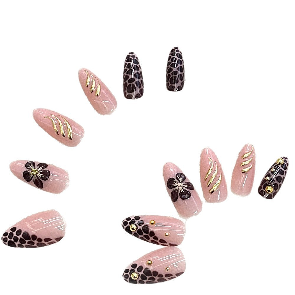 Künstlerisches Press-On Nagelset mit floralem und Leopardenakzent Brehn