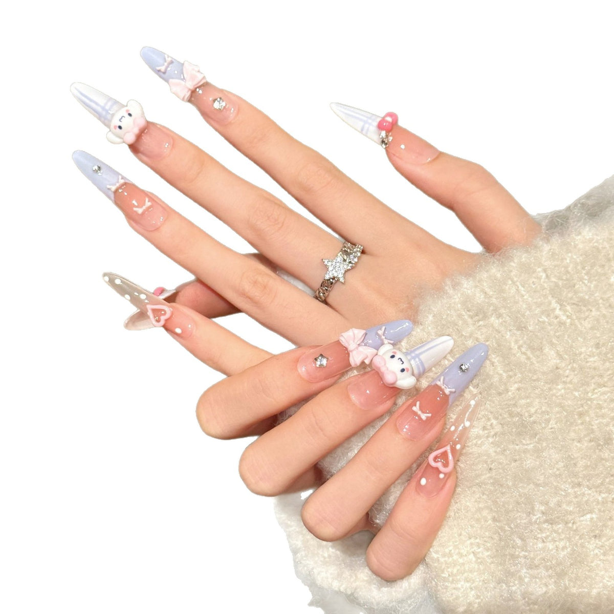 Dekoratives Press-On Nagelkunst-Set mit fantasievollen Charakteren