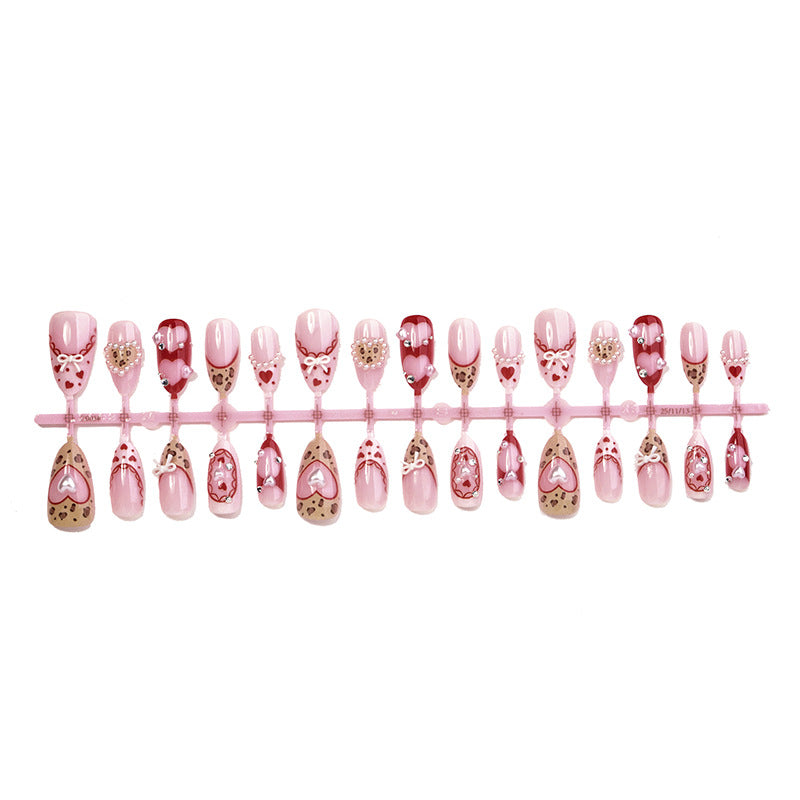 Romantisches Herzförmiges Press-On Nagelkunst Set Brehn