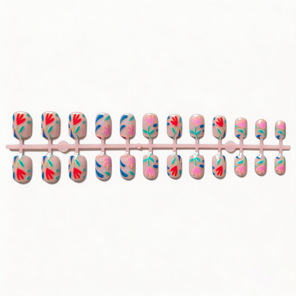 Künstlerisches Floral-Nageldesign