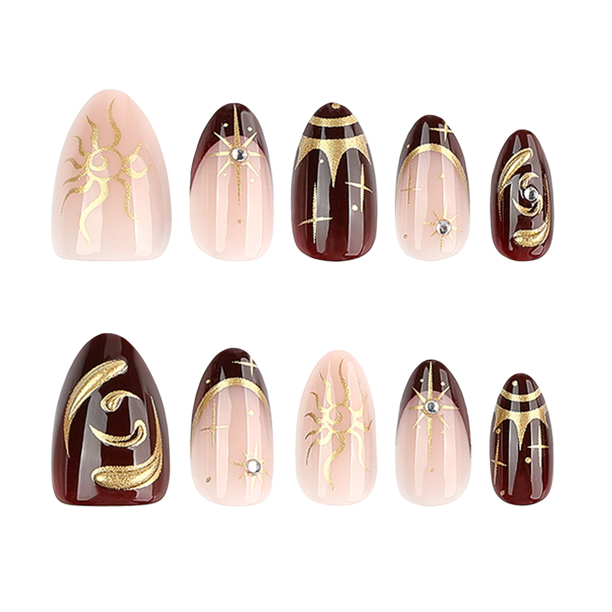 Kunstvolle Nagelkunst mit goldenen Akzenten und mystischen Motiven Brehn