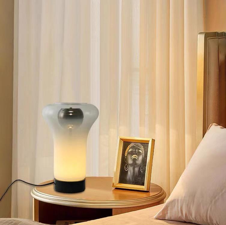 Elegante Glas Tischlampe mit einzigartigem Design
