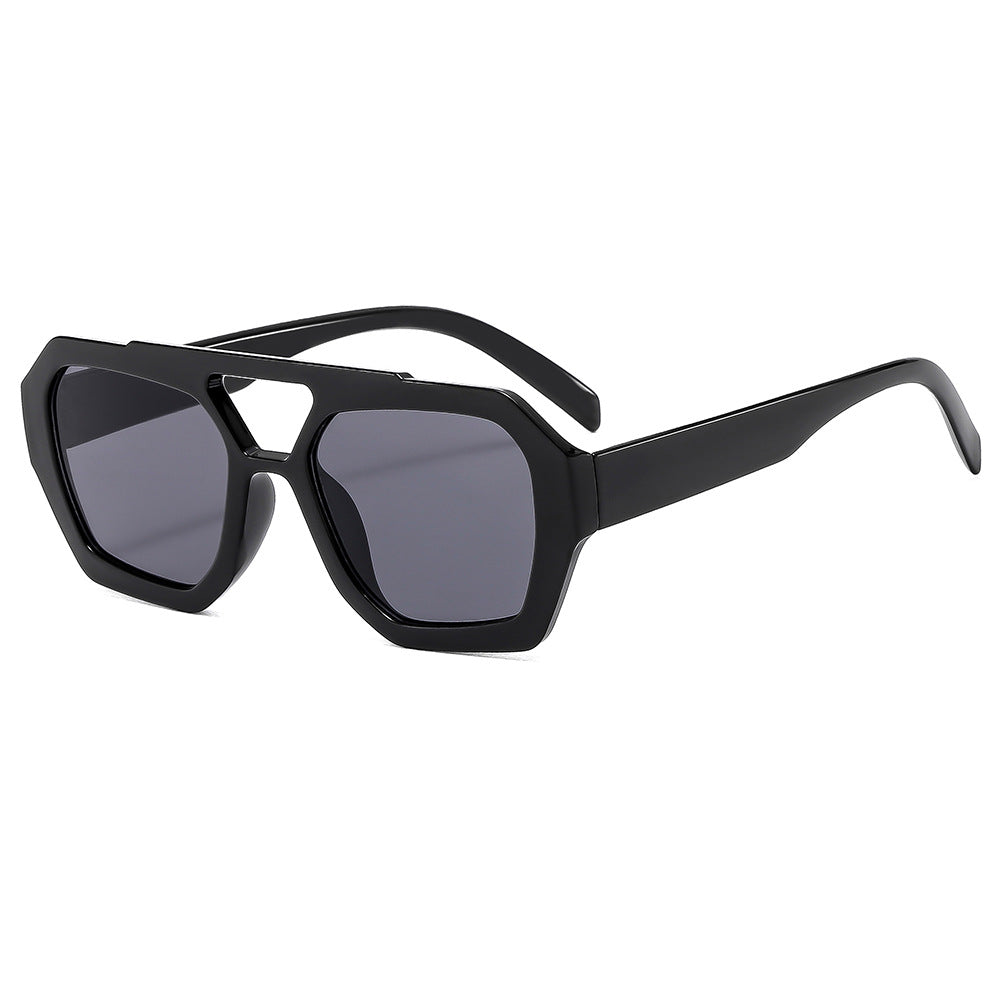 Übergroße geometrische Rahmenbrille