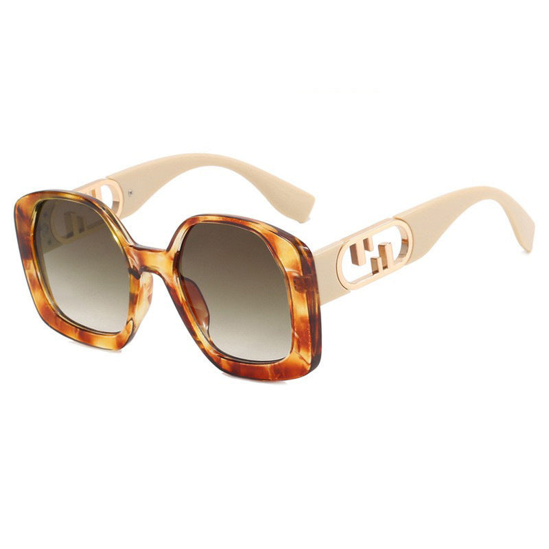 Damen oversized Sonnenbrille mit extravagantem geometrischen Rahmen und eleganten Akzenten Brehn