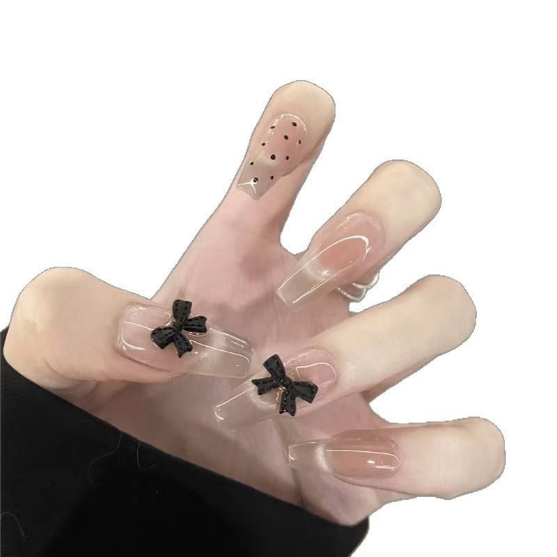 Trendige Aufklebe-Nagelkunst-Set mit stilvollen Schleifenakzenten Brehn