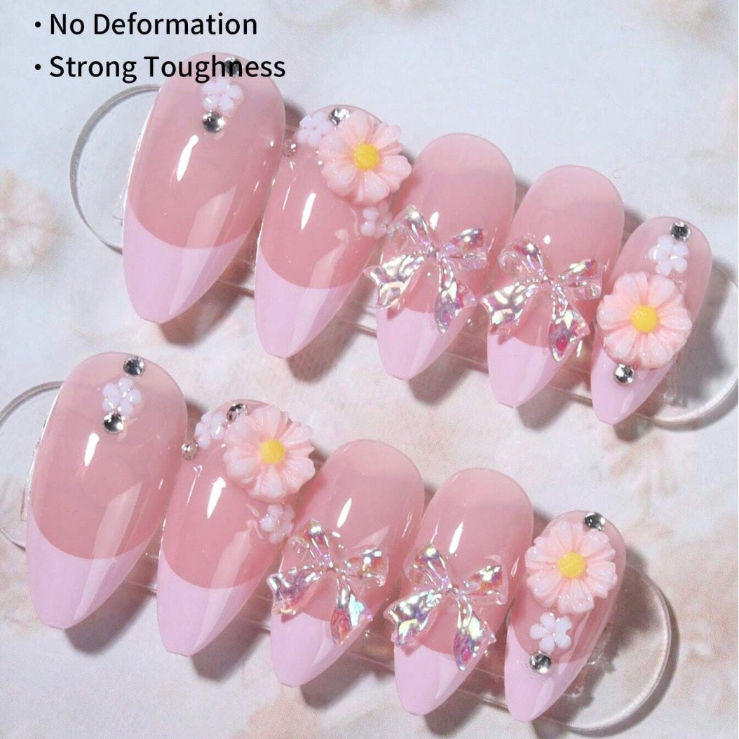Nagelkunstset mit eleganten 3D-Blüten- und Glitzerverzierungen Brehn