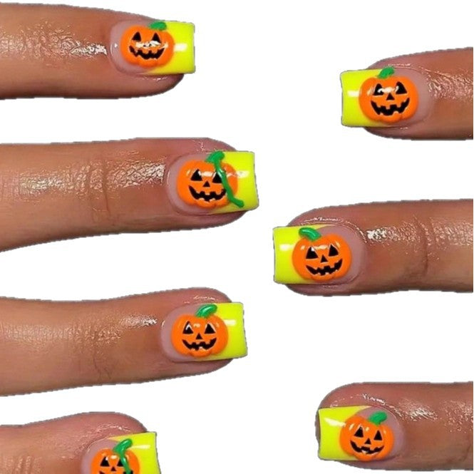 Verspielte Halloween-Kürbis-Nagelkunst Brehn