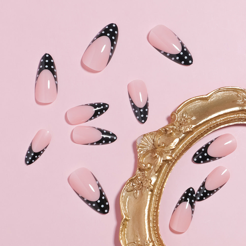 Künstlerisches French Tip Press-On Nails Set Brehn