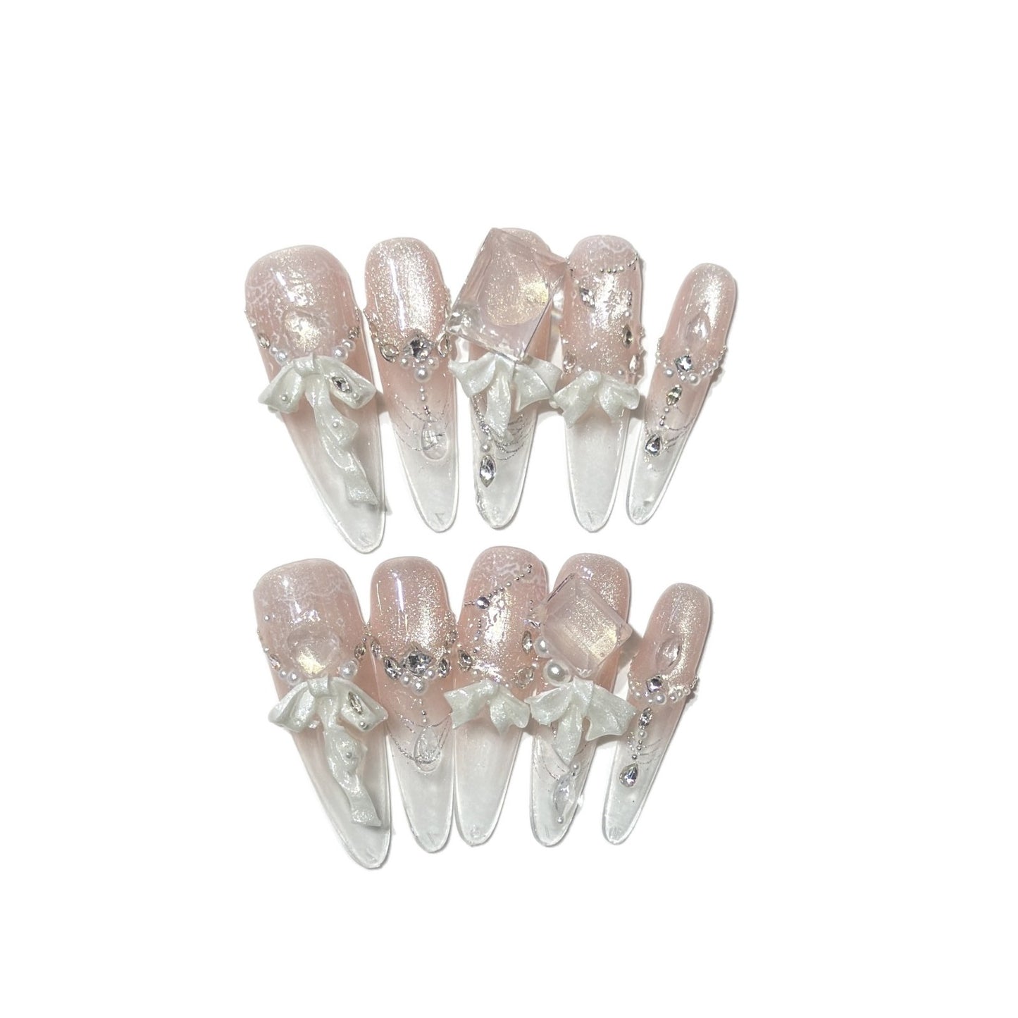Elegantes Press-On-Acryl-Nagelset mit dekorativem Bogen und Glitzerakzenten Brehn