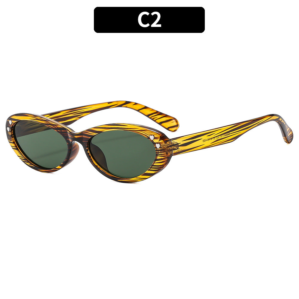 Cat-Eye Sonnenbrille mit Herzdetails