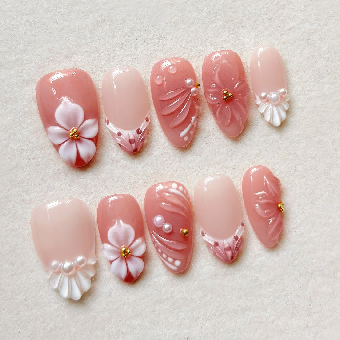 Floral Verzierter Press-On Nail Set Brehn