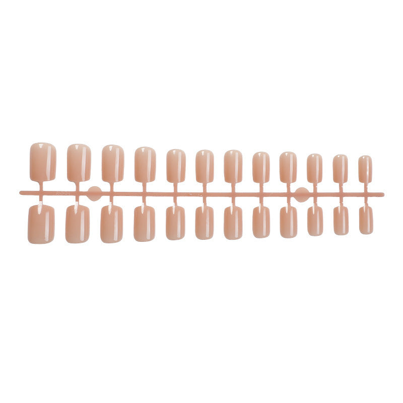 Kunstnagelset im eleganten Nude-Look Brehn