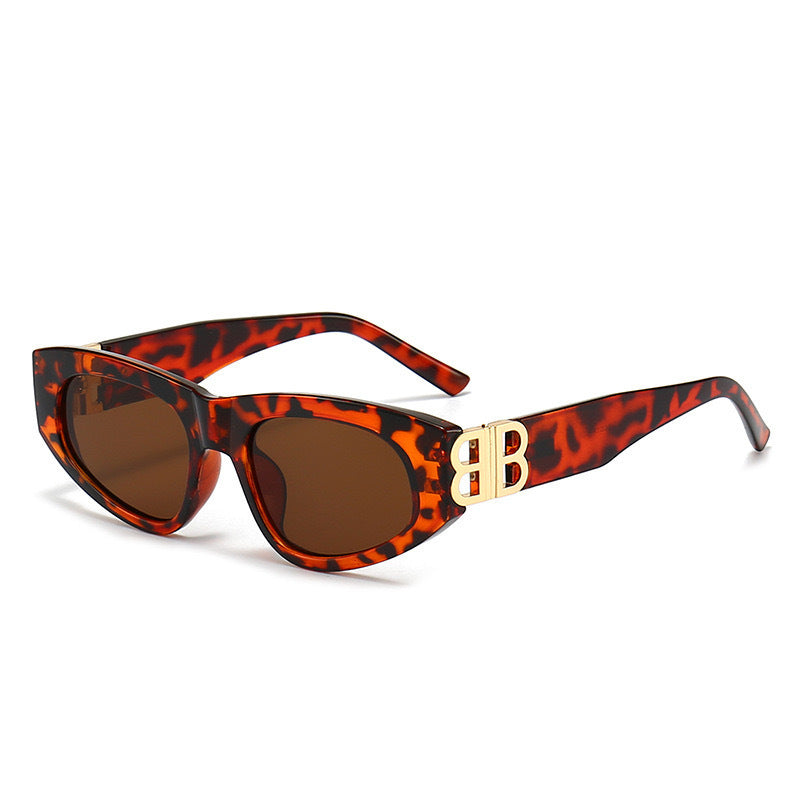 Damen schicke modische Sonnenbrille mit markantem Rahmen Brehn