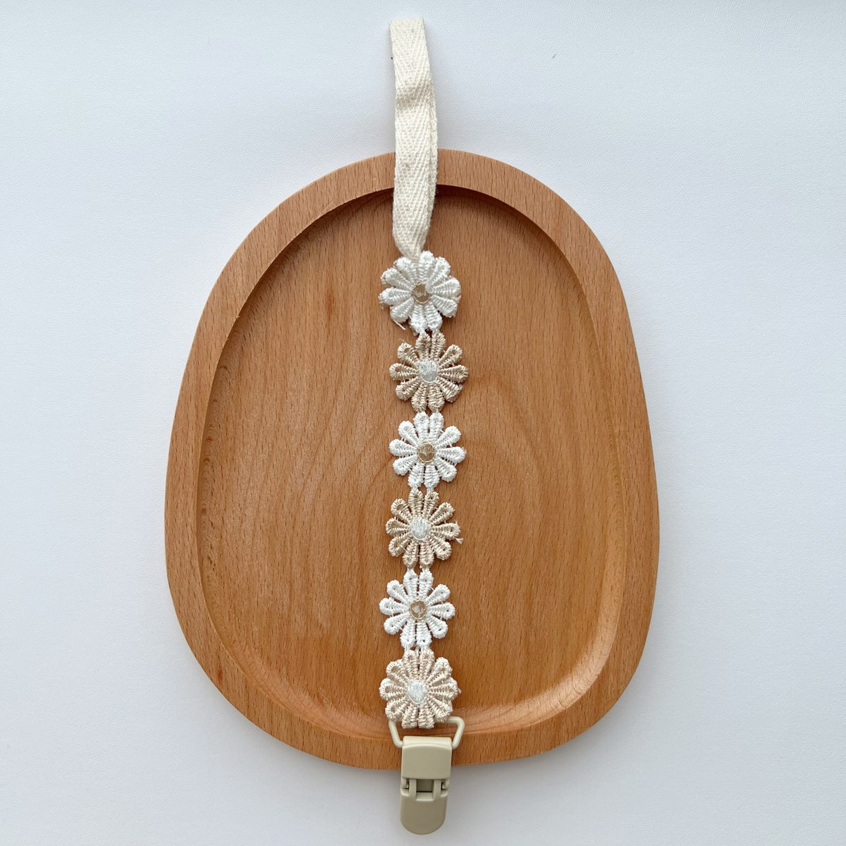 Crochet Daisy Schnullerclip mit Baumwollband