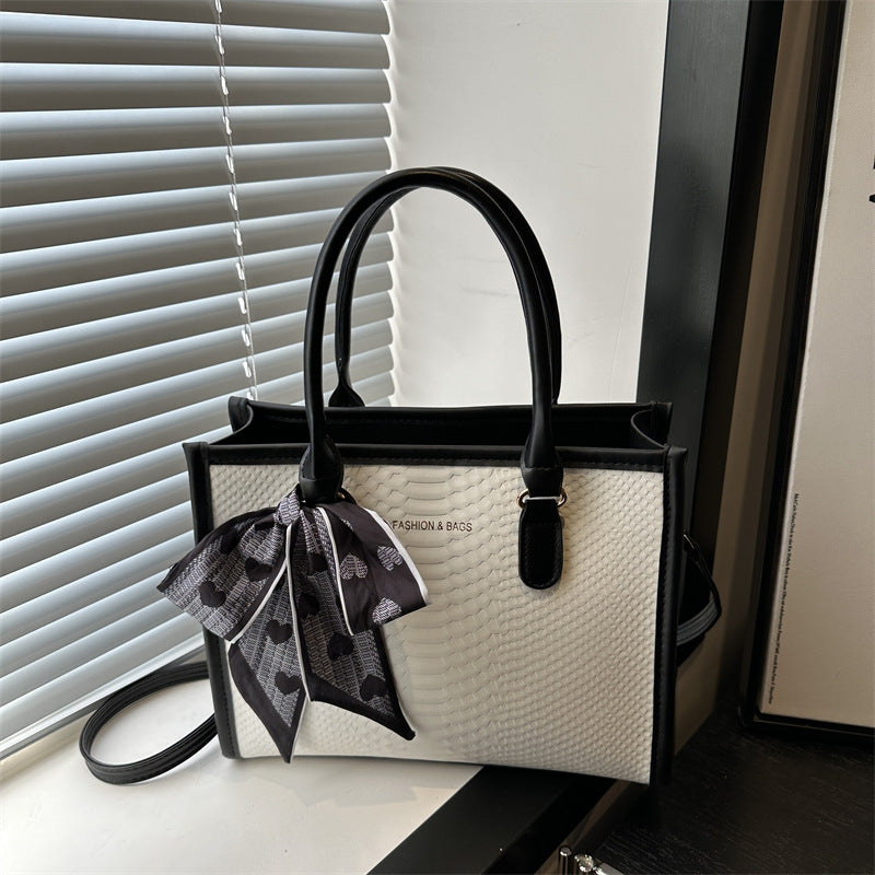 Elegante handgefertigte gesteppte Tragetasche