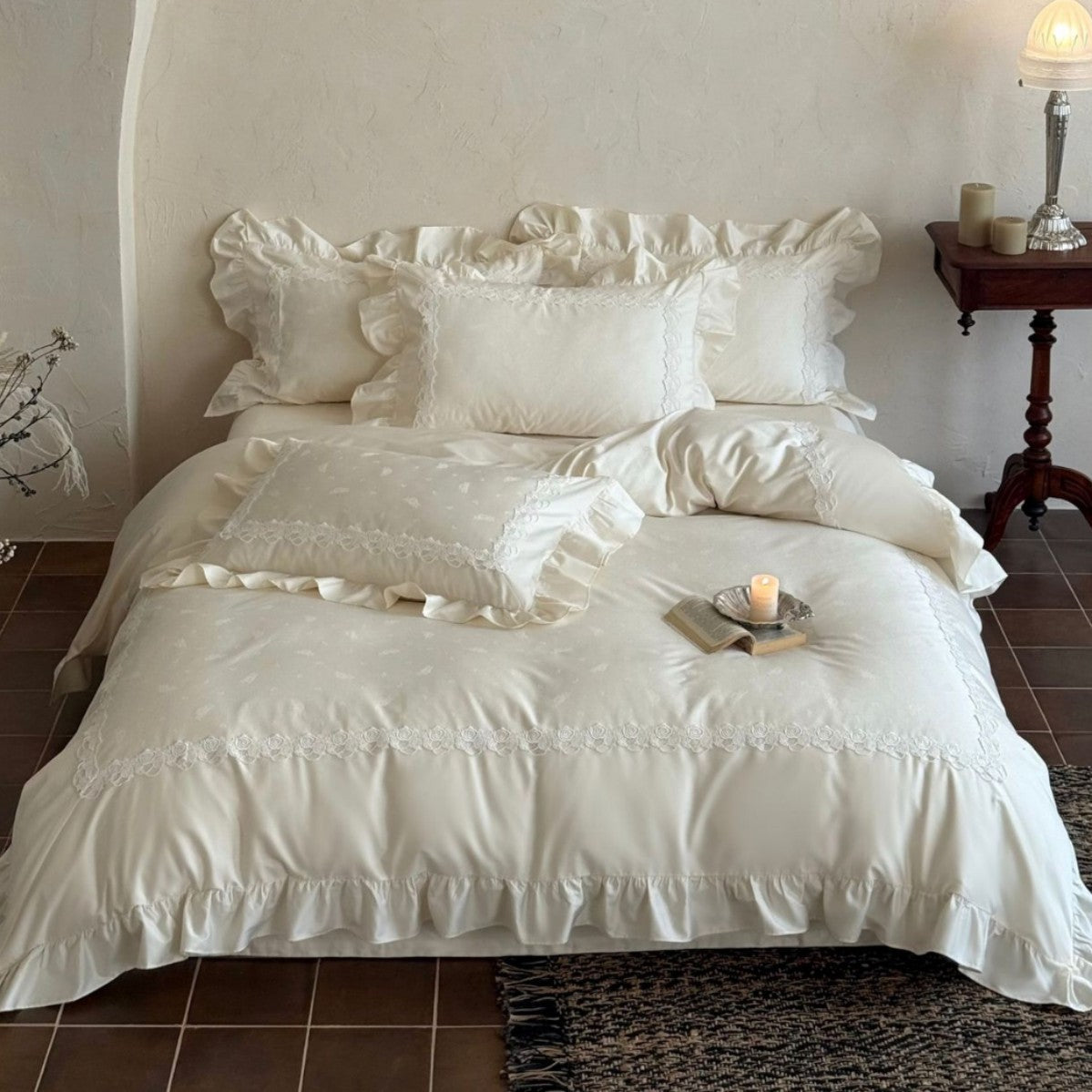 Luxuriöses Bettwäsche-Set mit Rüschen und zarter Stickerei aus Satin-Baumwolle