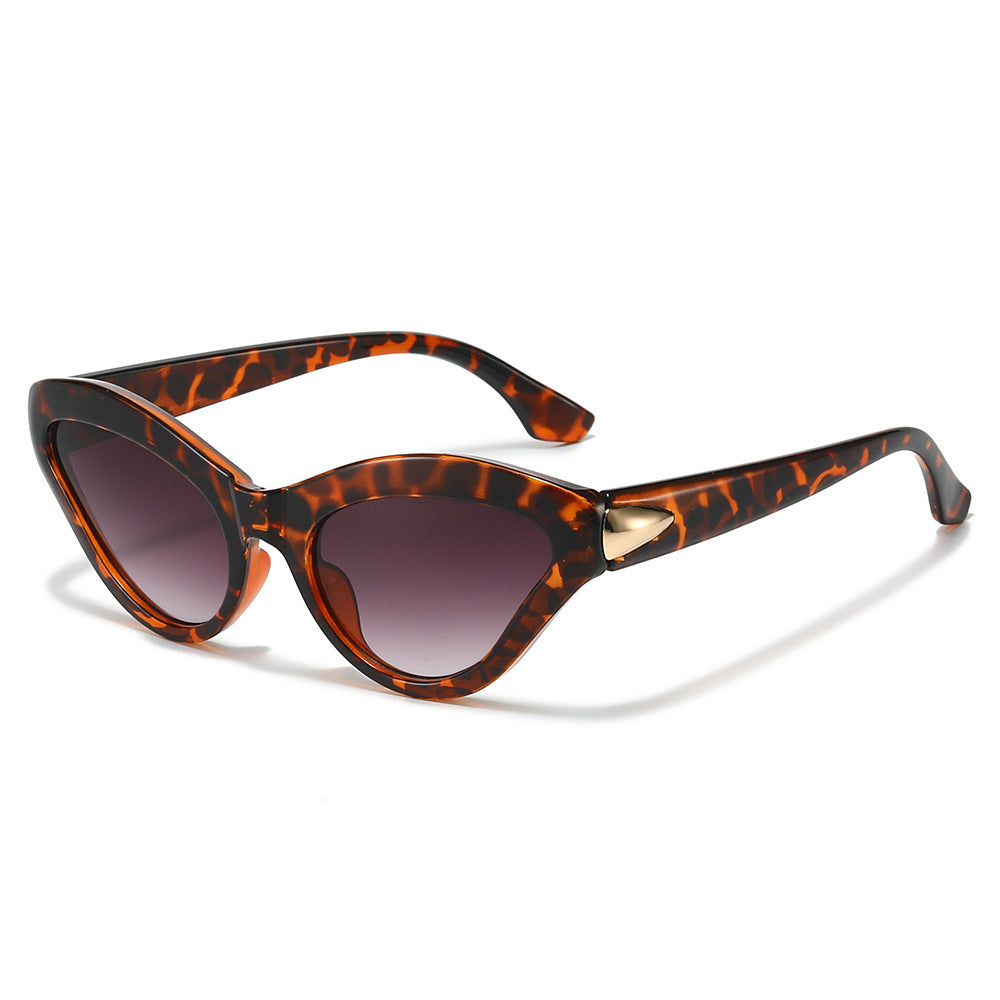 Vintage Cat-Eye Sonnenbrille mit luxuriösen Details Brehn